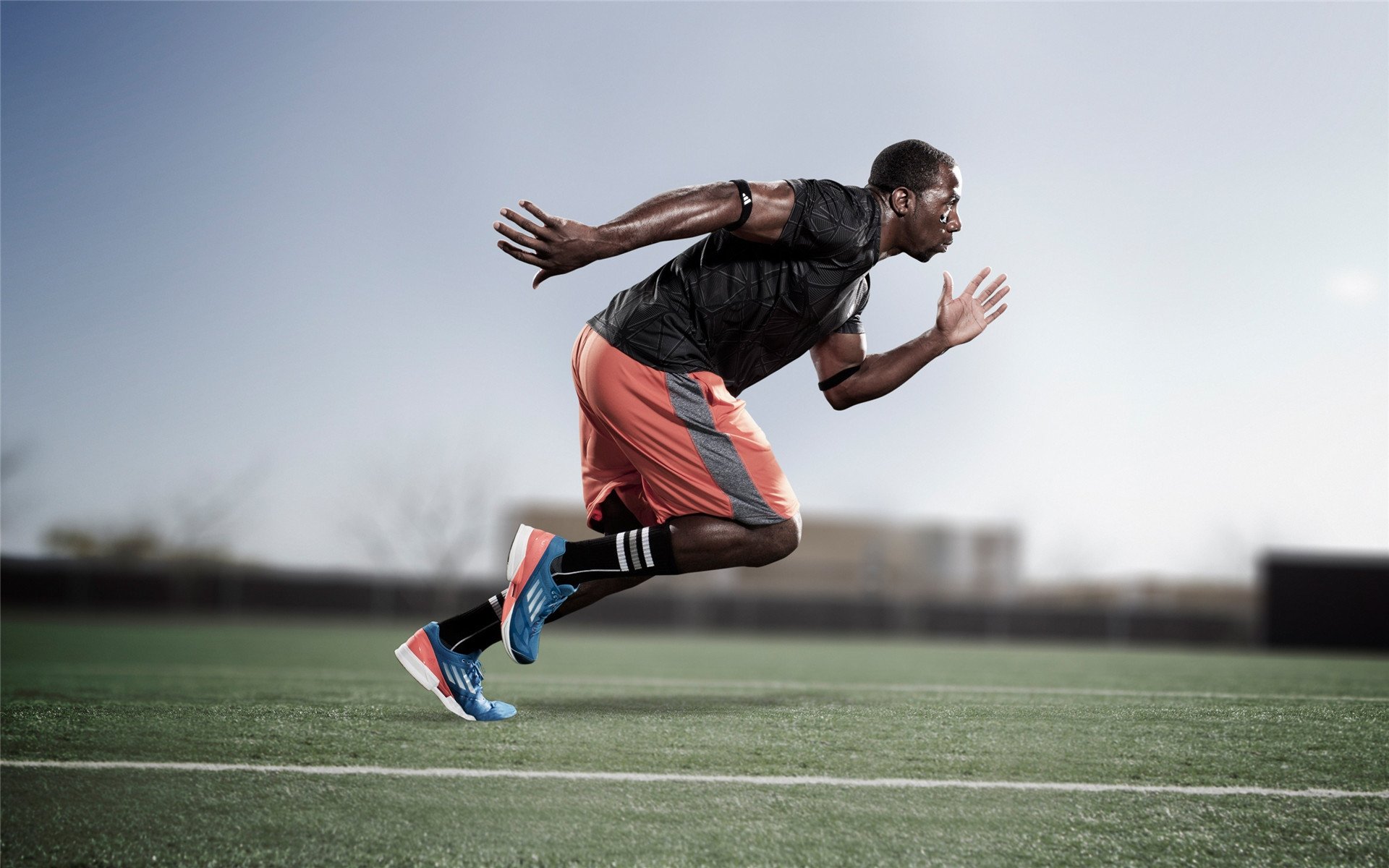 NBA季后赛激战正酣,东西部豪强上演巅峰对决