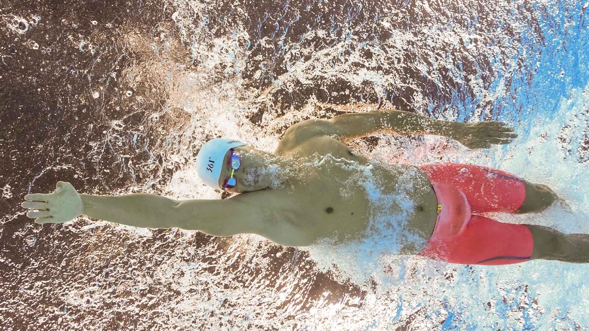 中国花样游泳队世锦赛摘金 演绎水中芭蕾新高度